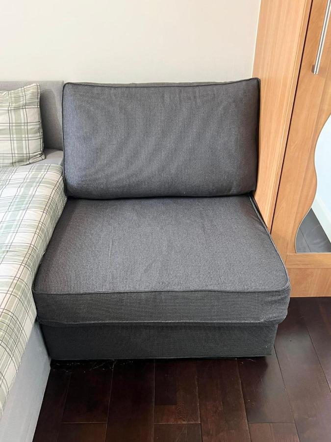 Large Close To Ldn Apartment London