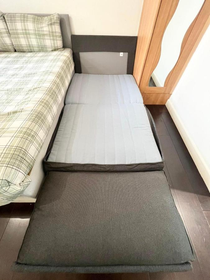 Large Close To Ldn * London