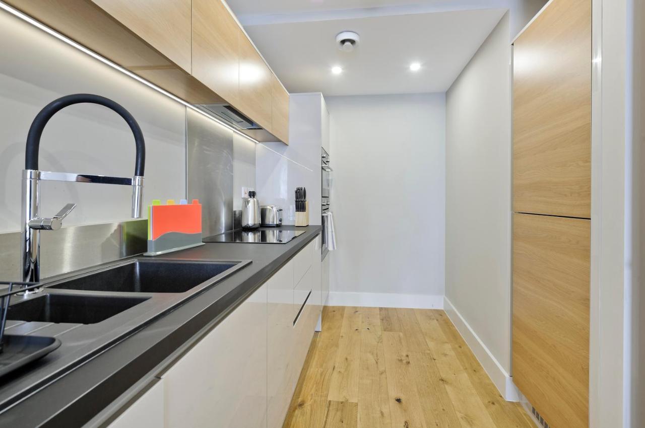 Immaculate New In Chelsea By Underthedoormat Apartment *