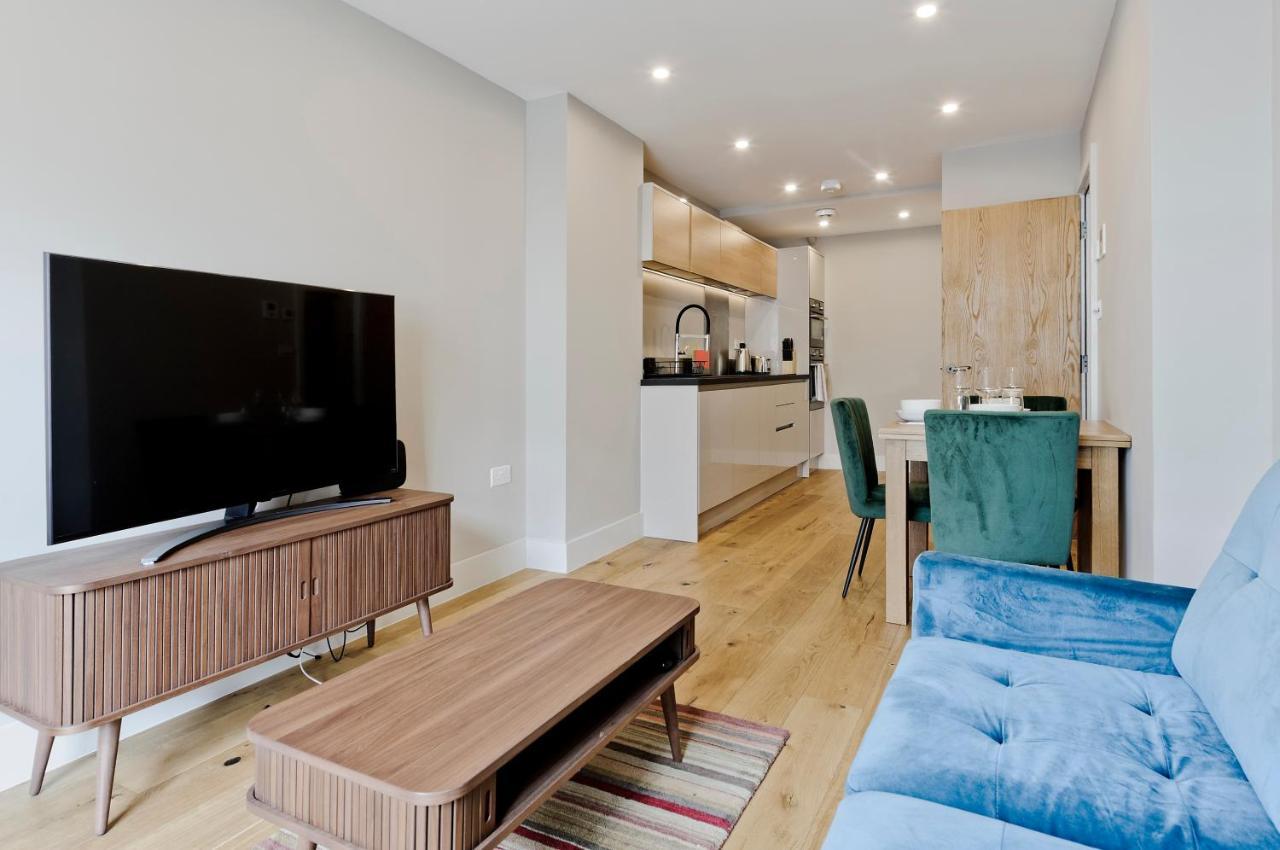 Immaculate New In Chelsea By Underthedoormat London