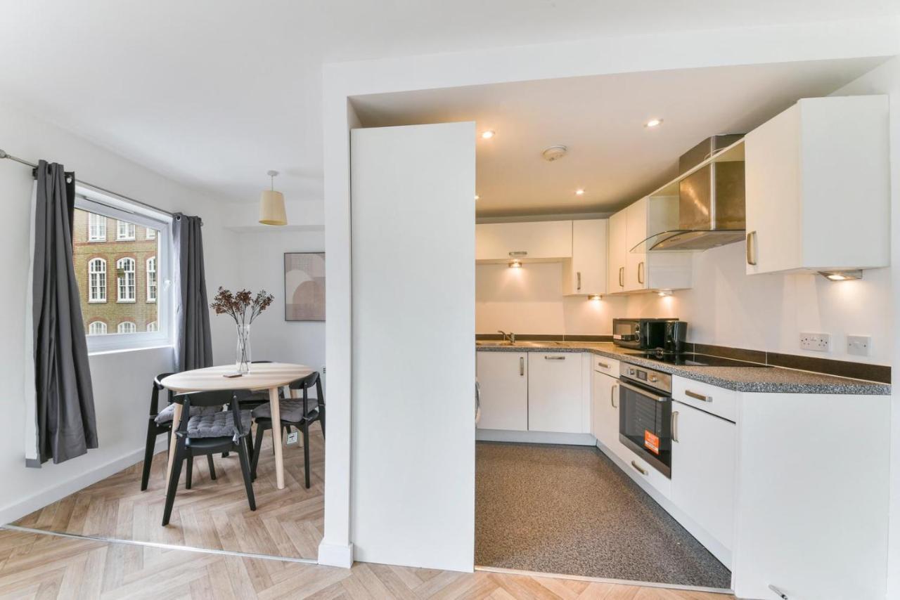 Apartment Amazing 2 Bedroom Flat In Canary Wharf London
