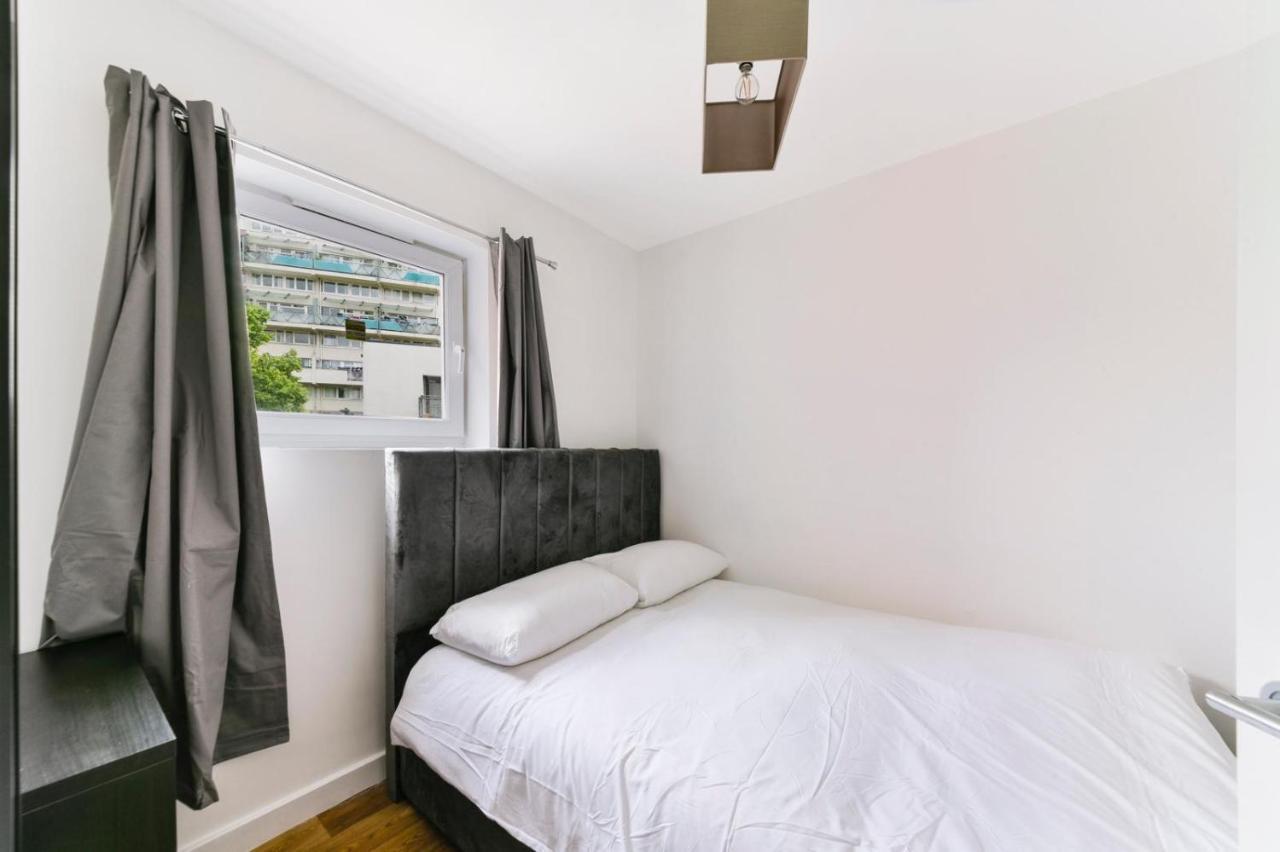 Amazing 2 Bedroom Flat In Canary Wharf Apartment