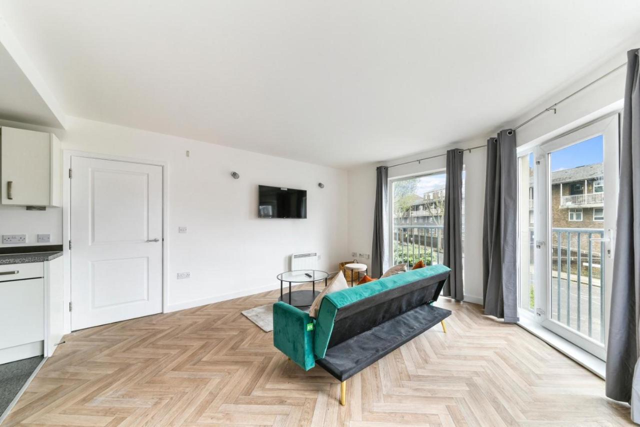 Apartment Amazing 2 Bedroom Flat In Canary Wharf London