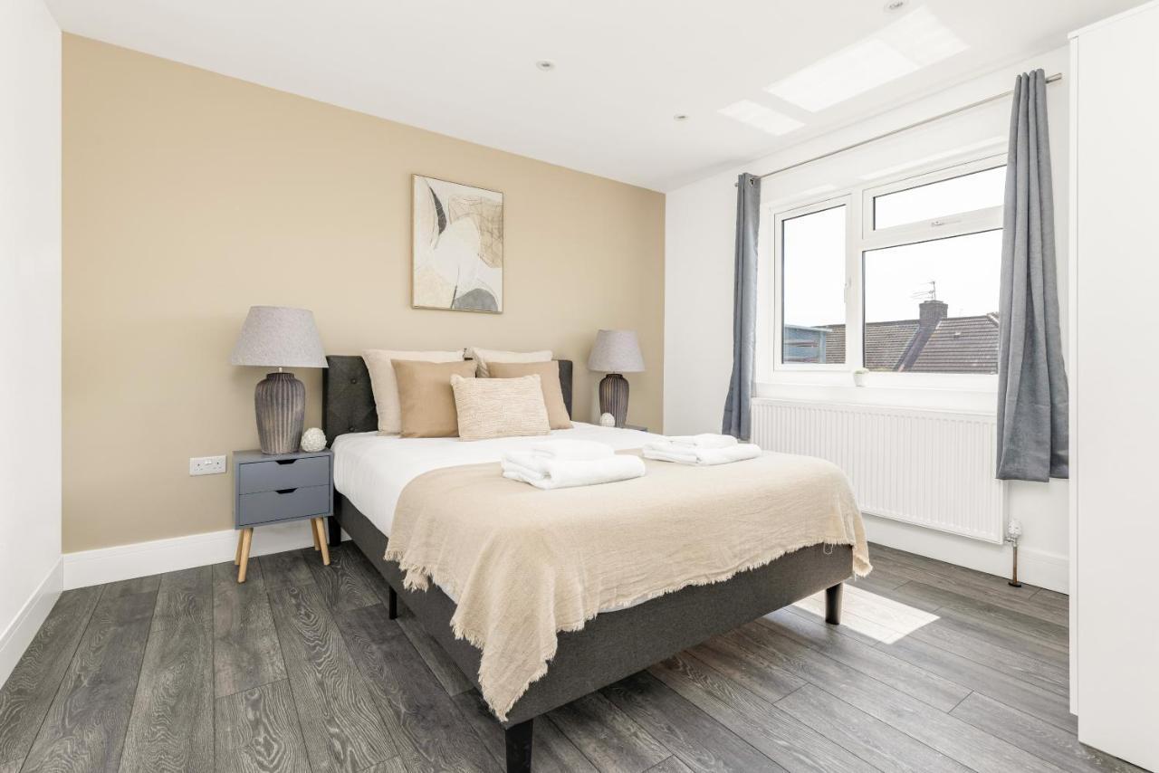 The Wembley Collection Apartment London