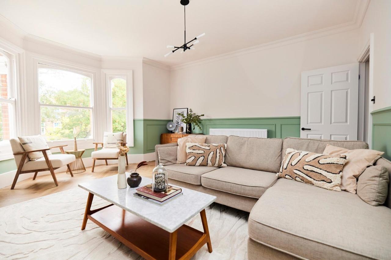 Apartment The Elmfield Road Wonder - Dazzling 2bdr Flat London