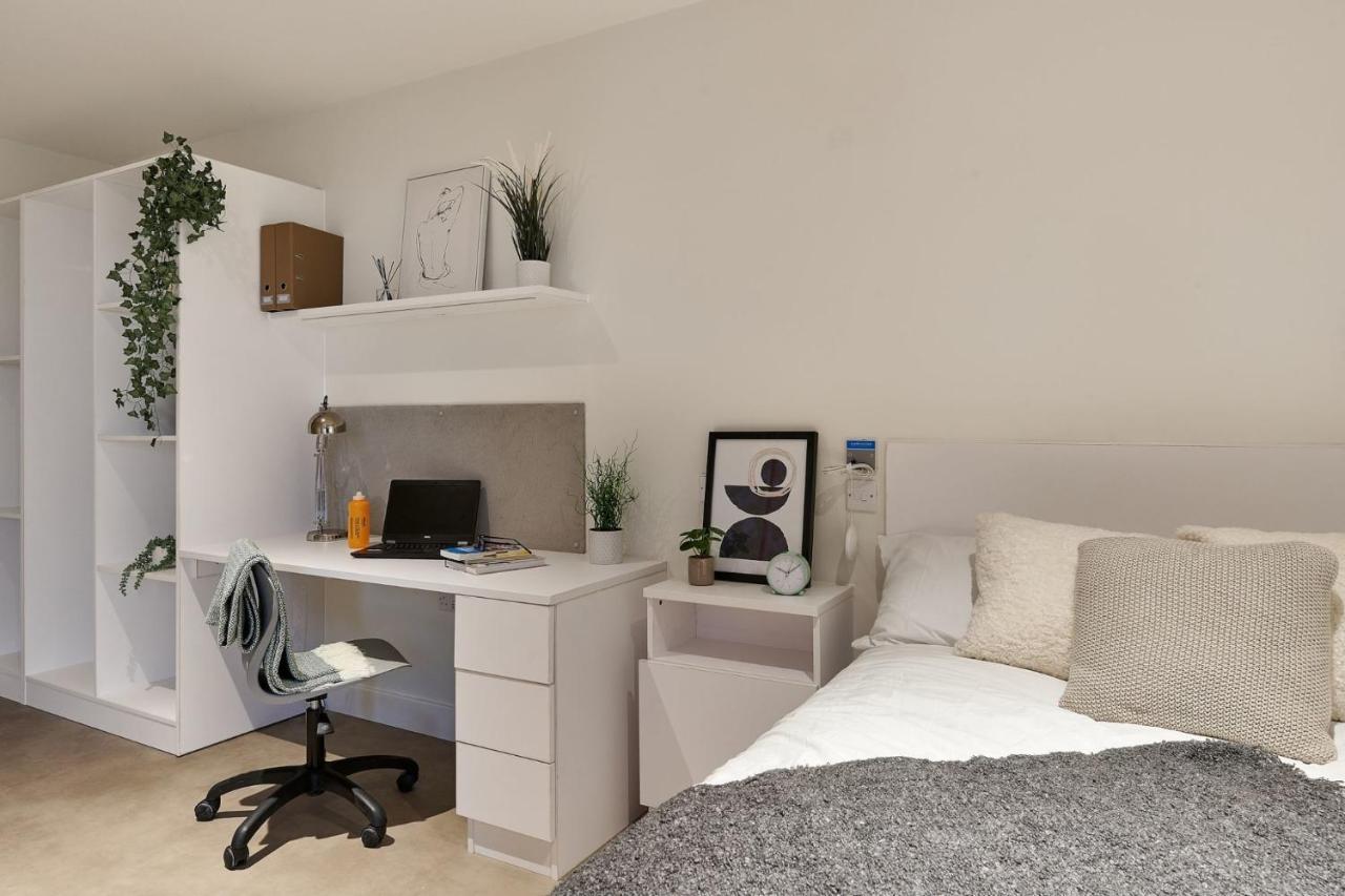 Apartment For Students Only Contemporary At View Bermondsey In London