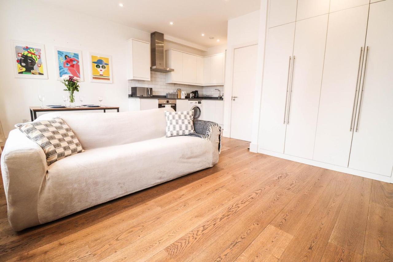 Modern & Spacious 1 Bedroom Clapham Junction Flat Apartment