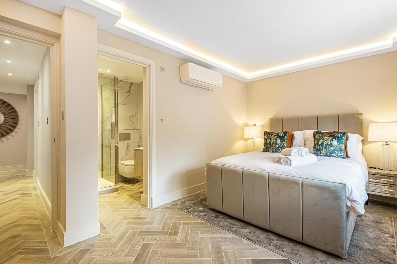 Luxury Flat 2br 2ba With Ac And Private Balcony View Of Harrods Apartment London