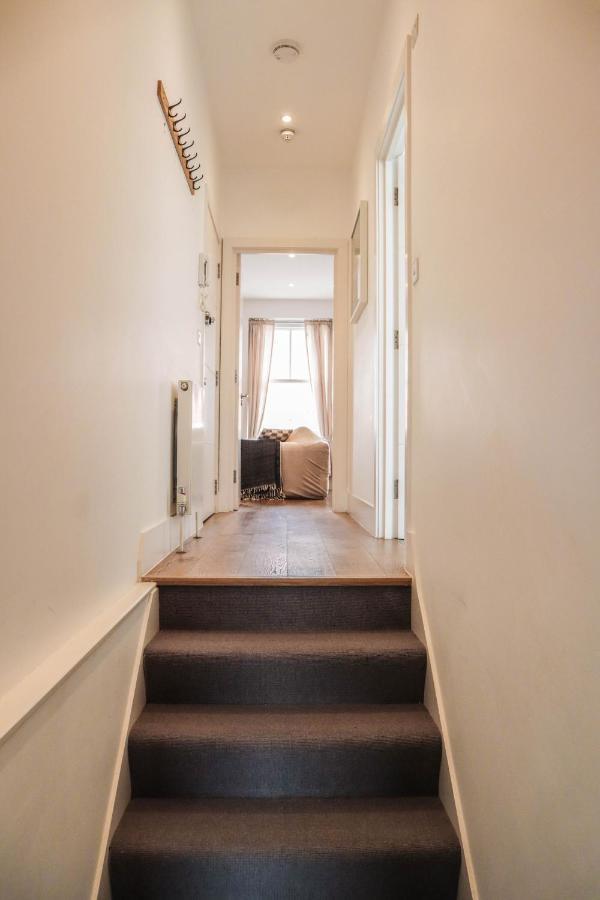 Apartment Modern & Spacious 1 Bedroom Clapham Junction Flat *
