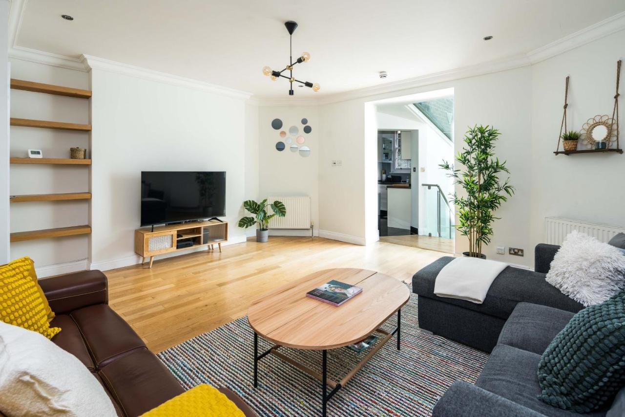 Elegant 2bd Duplex With Outdoor Patio/glass Canopy
