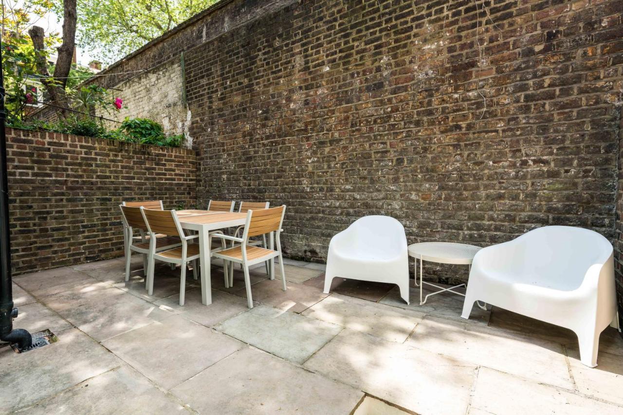 Elegant 2bd Duplex With Outdoor Patio/glass Canopy Apartment London
