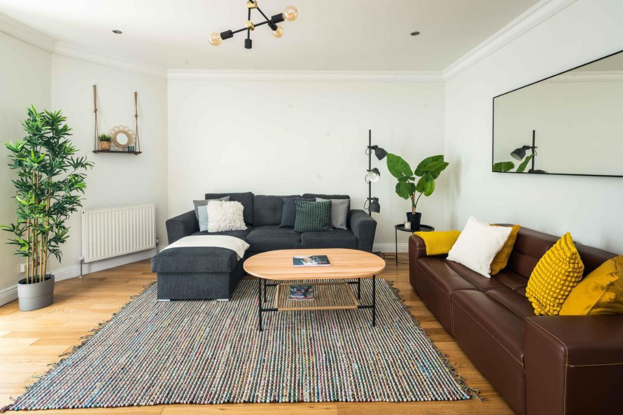 Elegant 2bd Duplex With Outdoor Patio/glass Canopy *