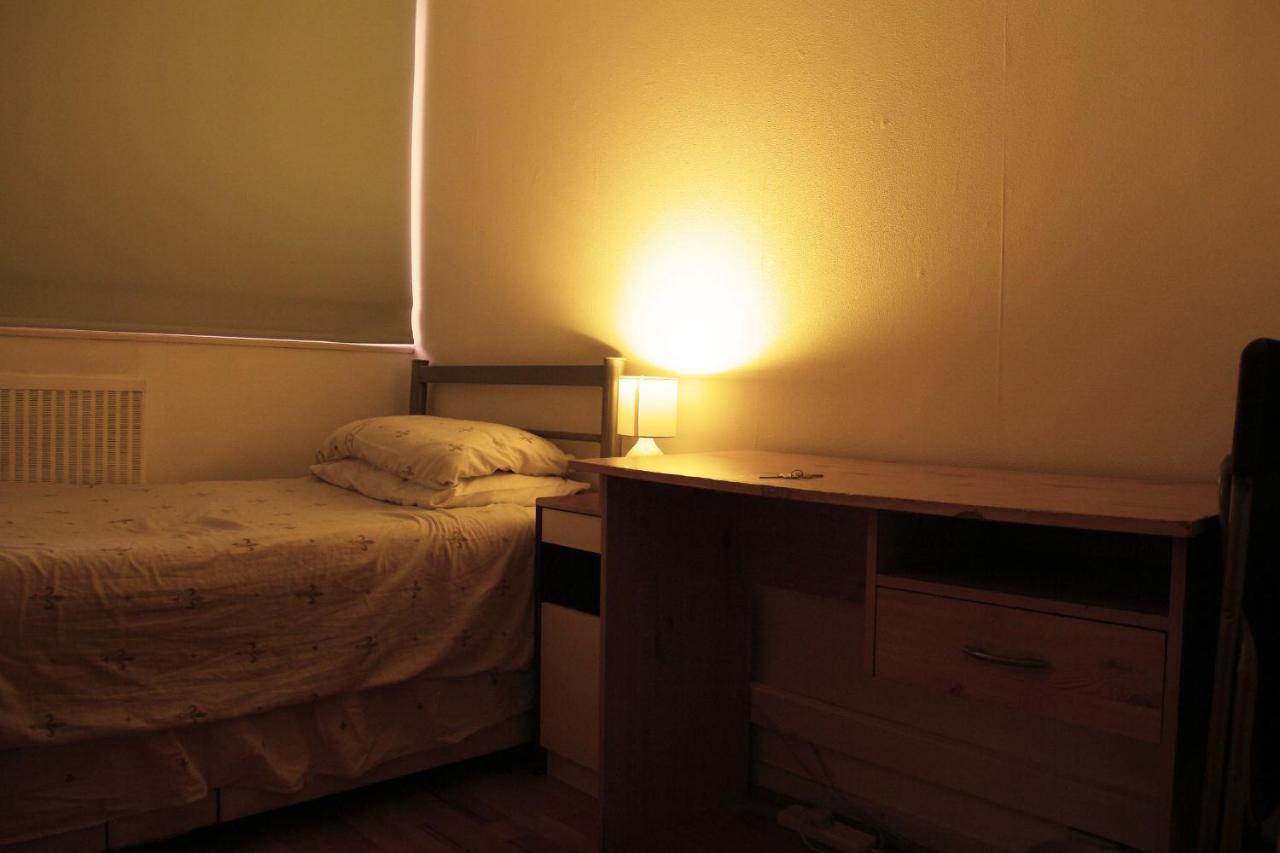 Privatunterkunft Elephant & Castle - Zone 2 - Private - Shared Bathroom *
