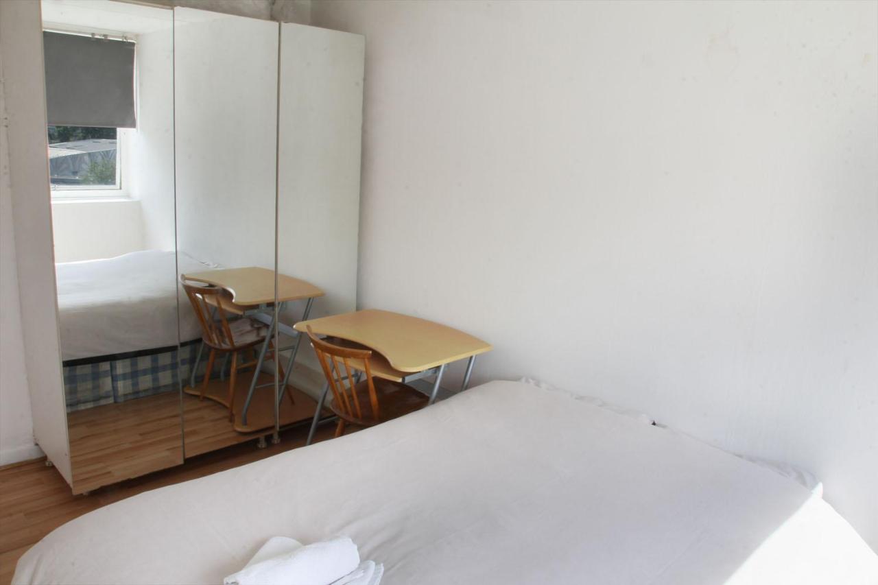 Elephant & Castle - Zone 2 - Private - Shared Bathroom Privatunterkunft London
