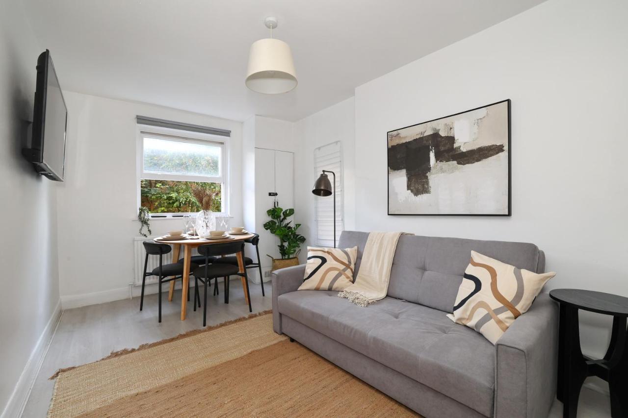 W For 4. Open Plan Kitchen/living
