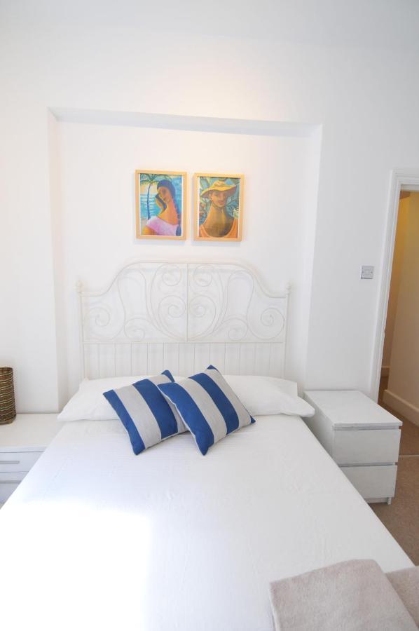 3 Bedroom In Westminster Apartment *