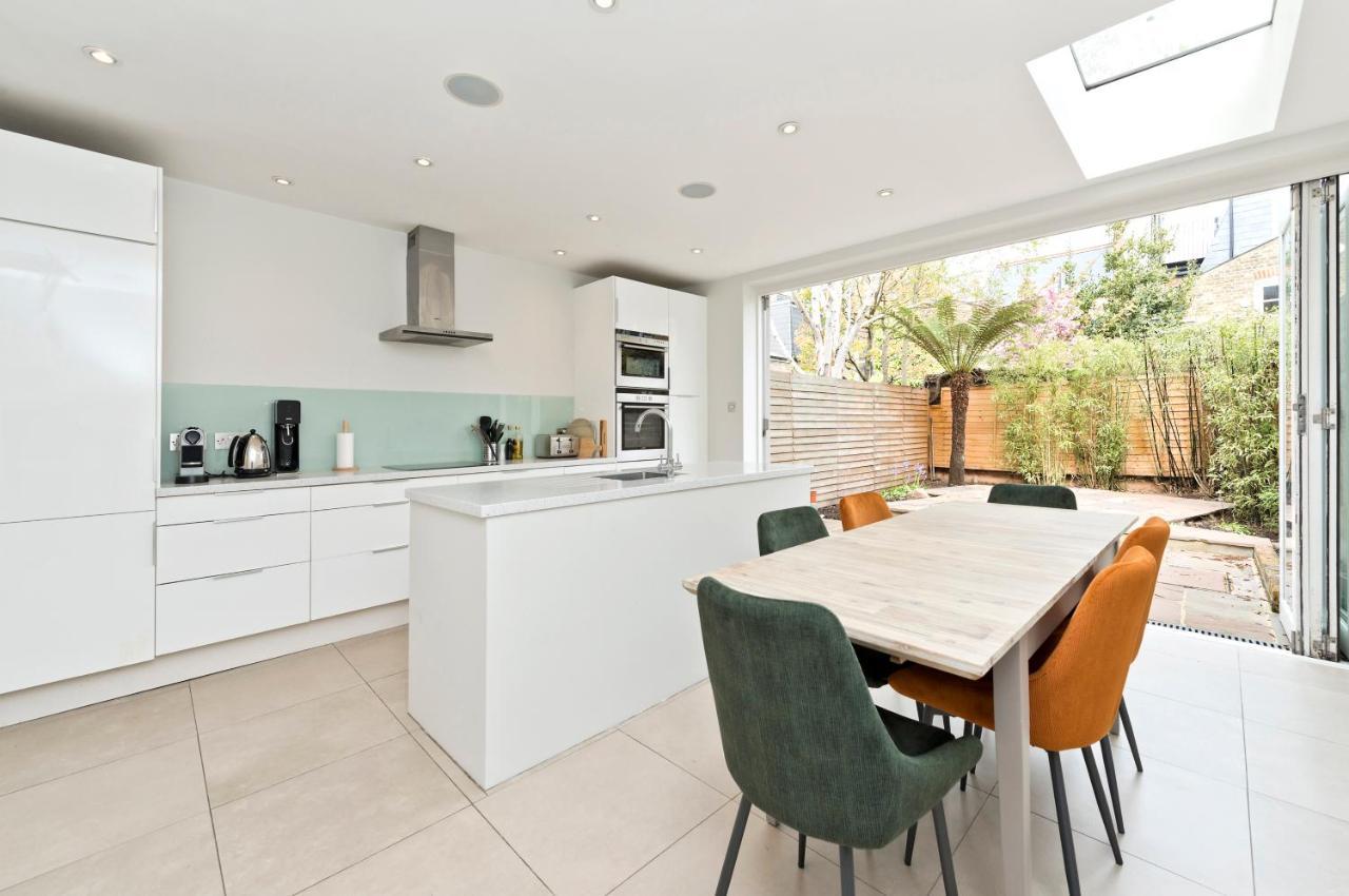 Family Near Clapham Common By Underthedoormat Holiday home