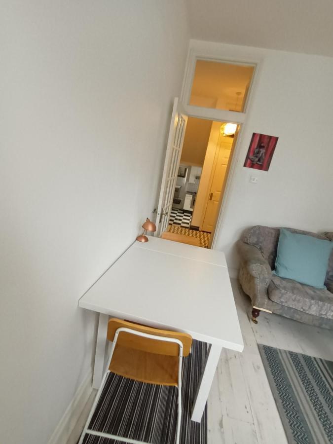 3 Bed Lovely Garden Flat Wandsworth Apartment