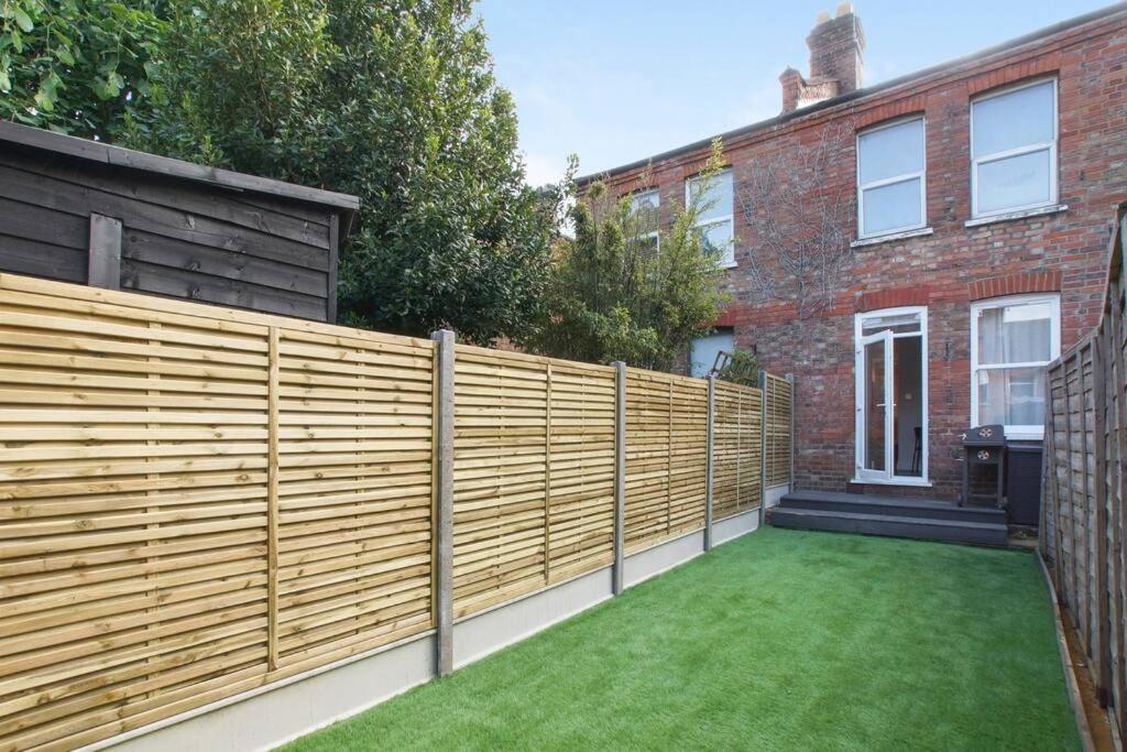 Newly Refurbished, Cosy & Modern In E17 * Londres