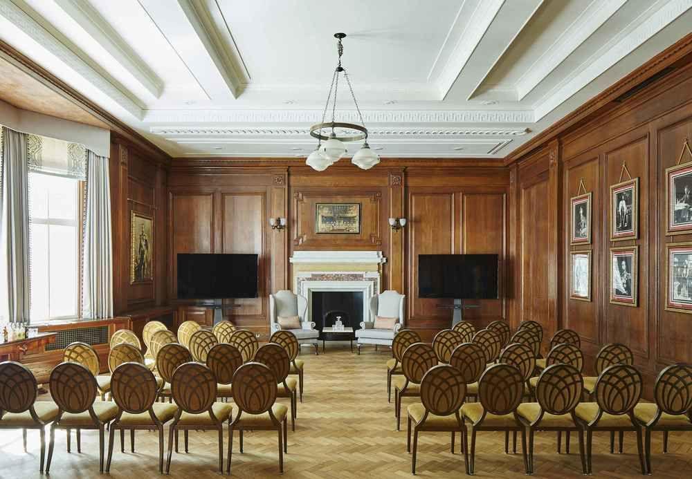 Marriott County Hall Hotel