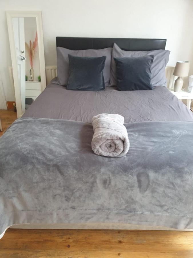 Casa de hóspedes Balham, South Spacious F2, 6 Available Londres