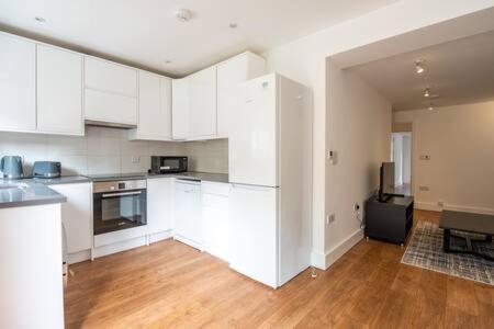 Flat With Garden Wpra London