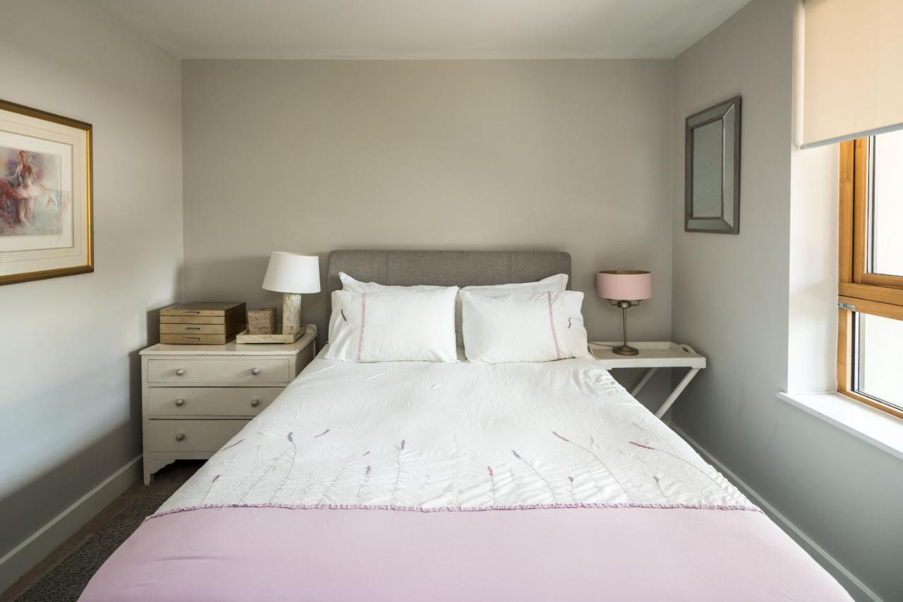 Apartment Shiny & Comfy With Underground Links Nearby! London