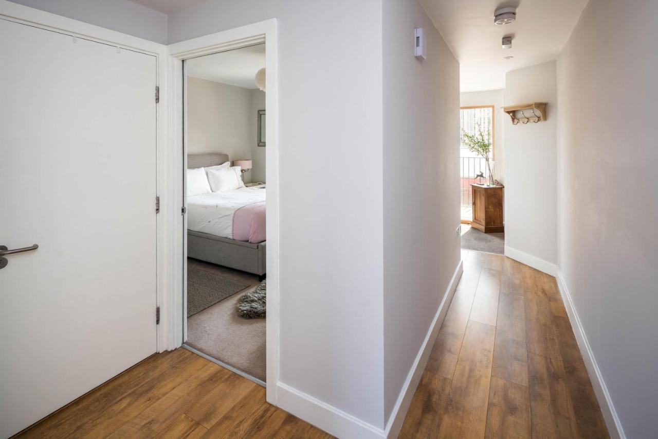 Apartment Shiny & Comfy With Underground Links Nearby! London
