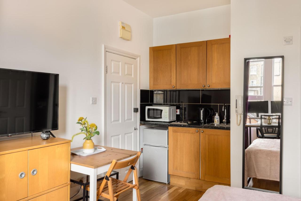 South Kensington Courtfield Gardens studio * London