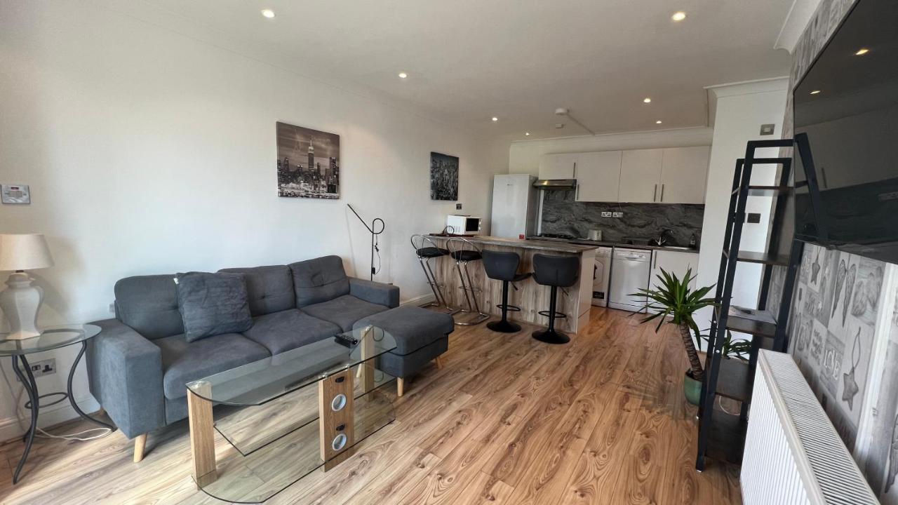 Comfy 2 Bedroom - Finchley Road, Apartment London