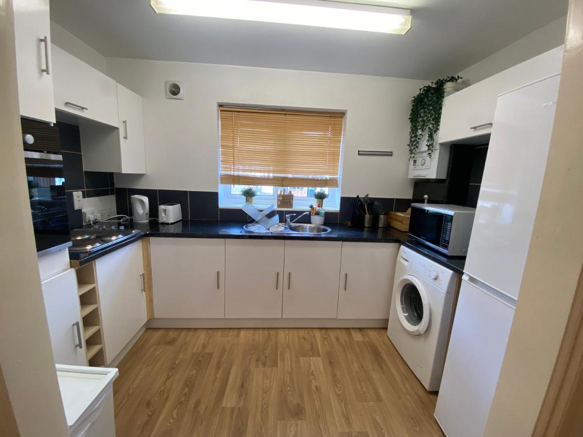 Casa de férias Private House With Free Park For Group Near Wembley Station Londres