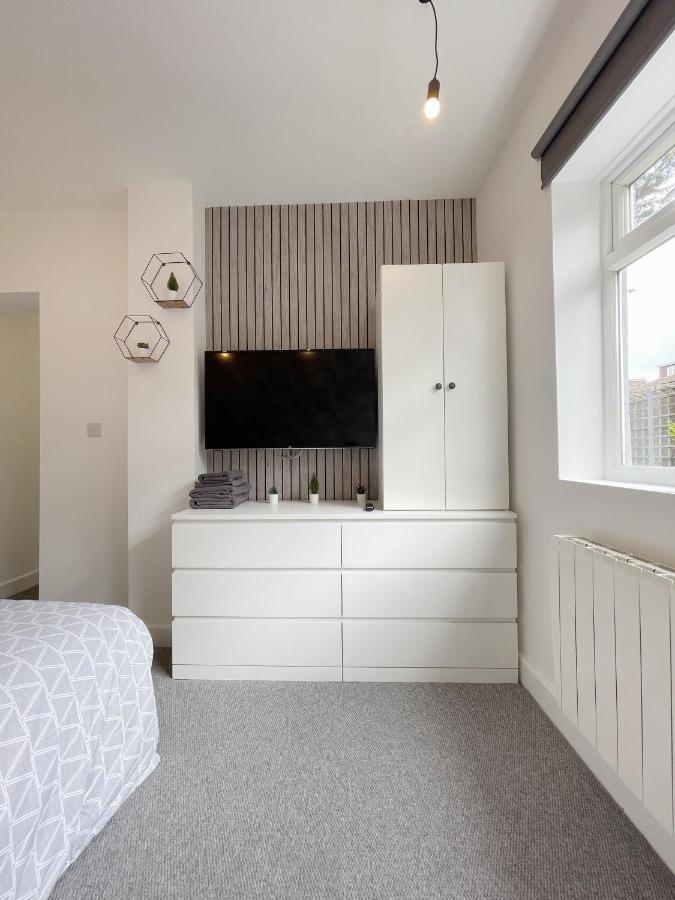 Cosy Bright Close To Wembley Stadium