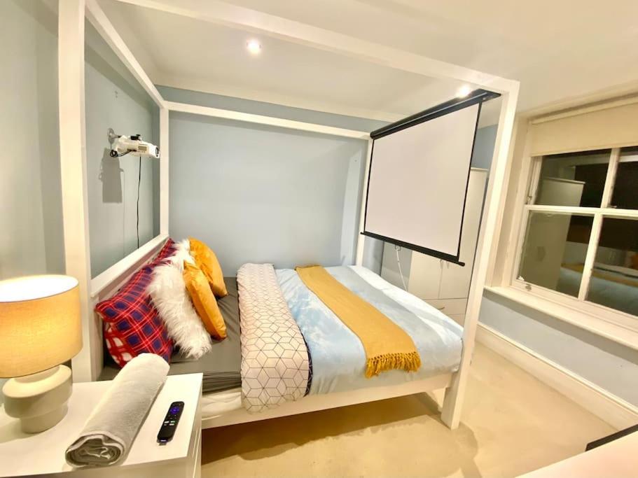 3bed 2bath Poplar Townhouse Holiday home *