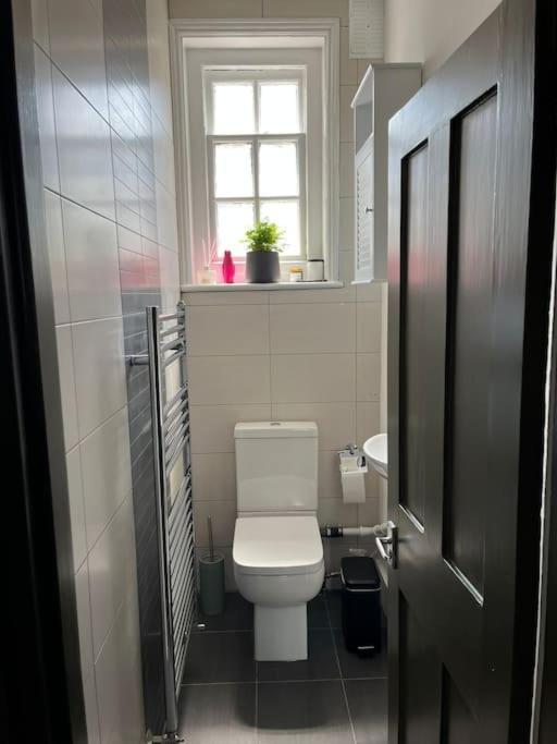 Three-storey, Renovated 1890s Heritage In Spitalfields Market Apartamento Londres