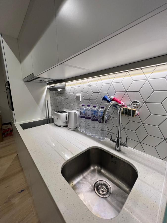 Lhr Apartment *