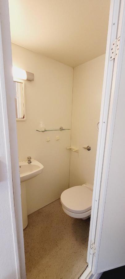 Stamford Street Apartment *