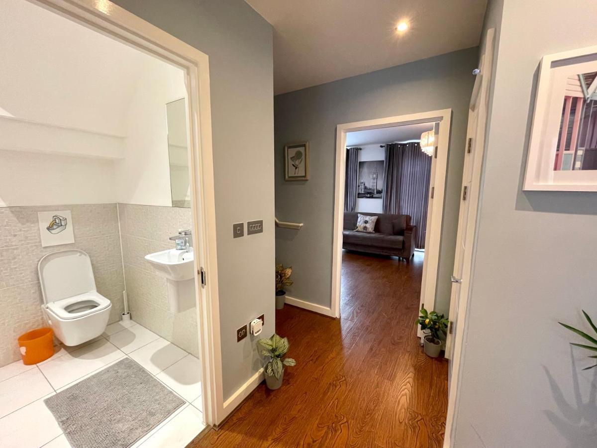 Stratford Luxury House: Spacious Garden Retreat Near Westfield Apartamento