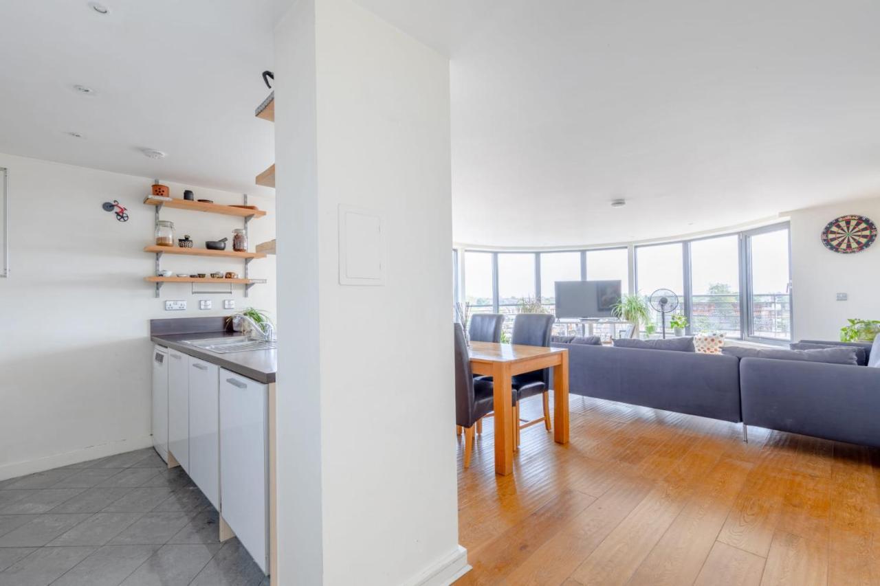 Lovely 2bd Flat With Balcony - Stoke Newington