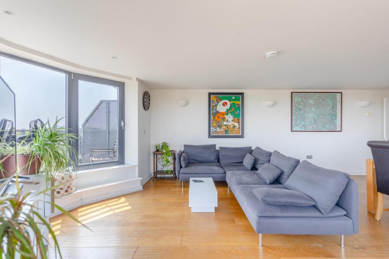 Lovely 2bd Flat With Balcony - Stoke Newington * Londres