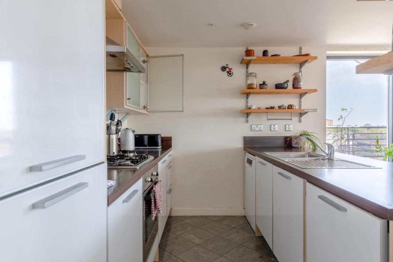 Apartment Lovely 2bd Flat With Balcony - Stoke Newington *