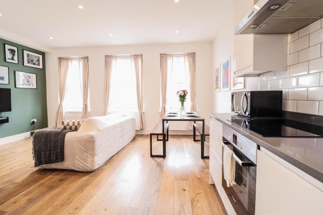 Modern & Spacious 1 Bedroom Clapham Junction Flat London
