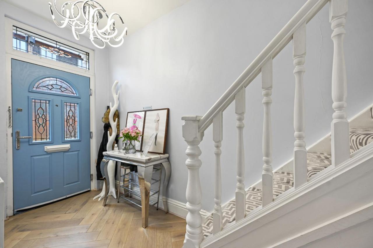 Wembley Luxury Residence- Opulence House Holiday home
