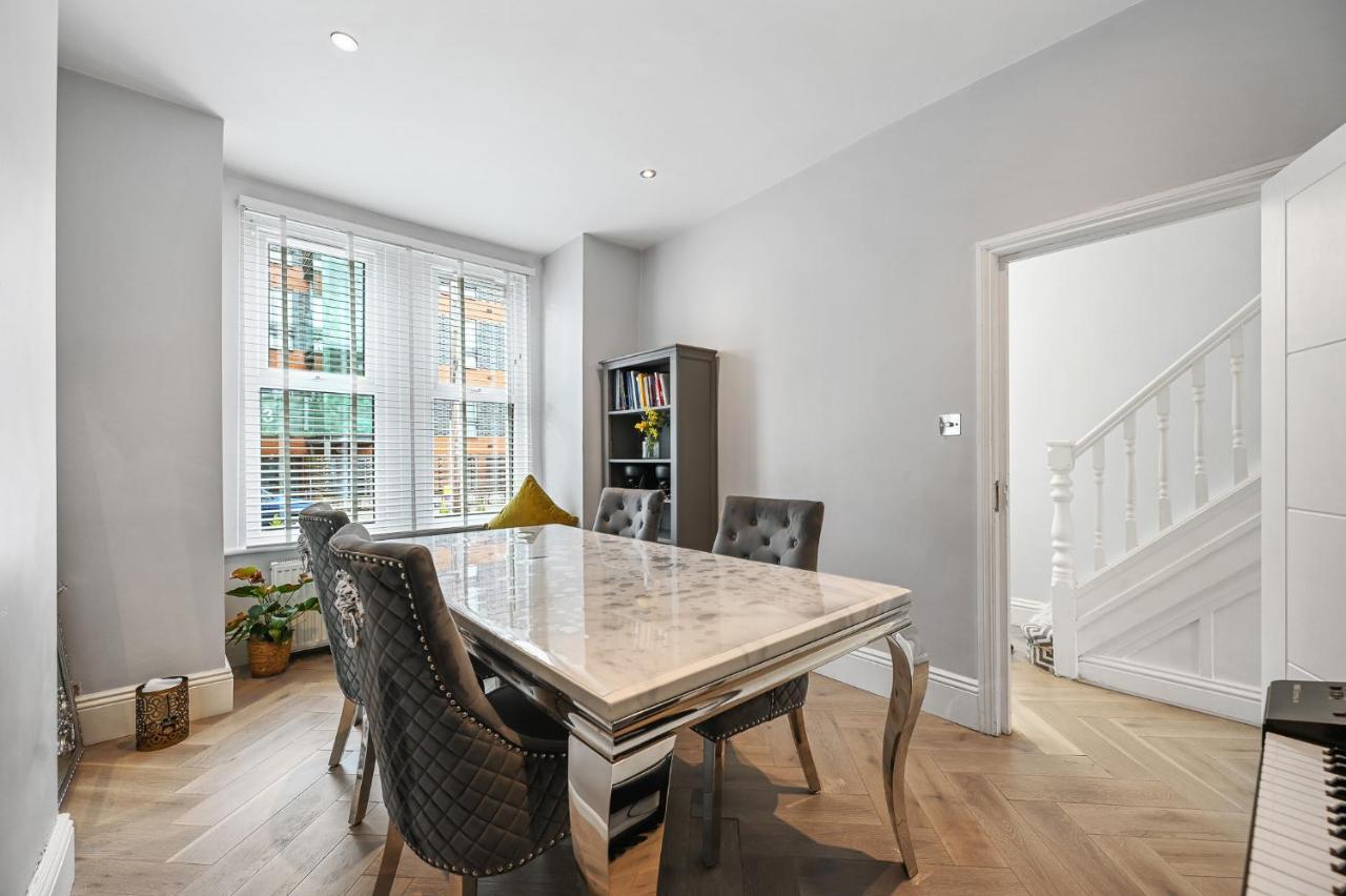 Wembley Luxury Residence- Opulence House *