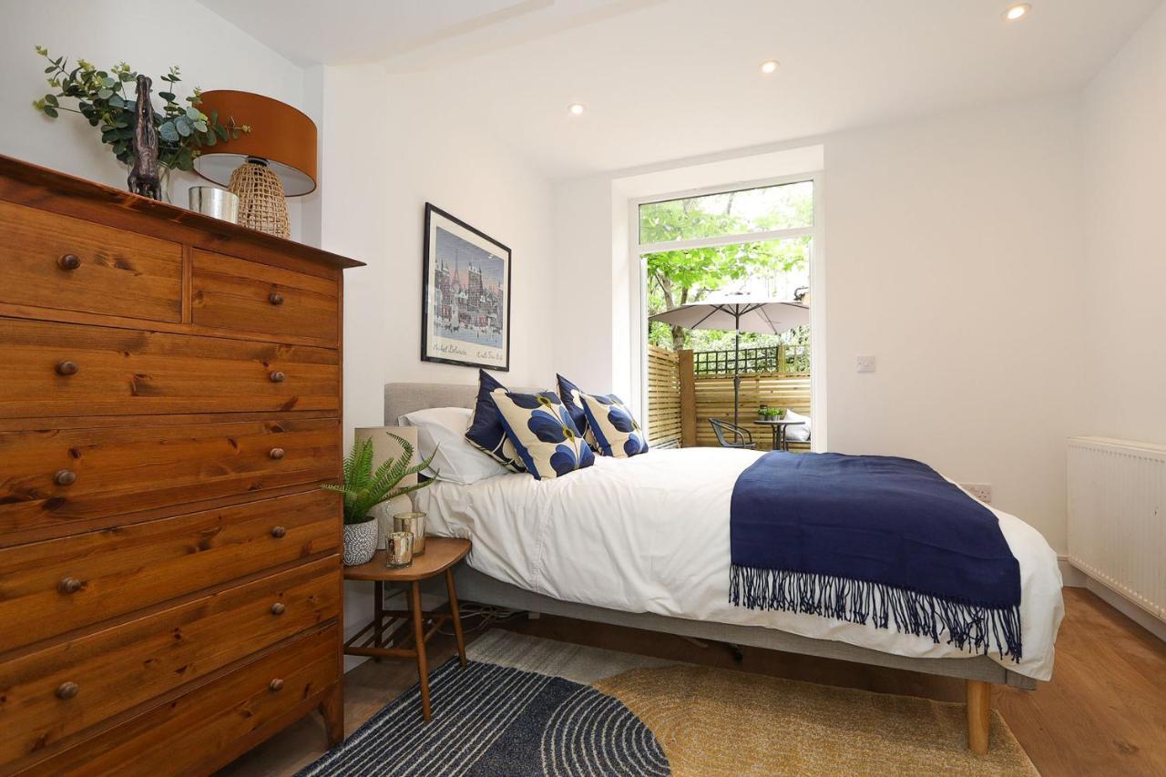 The Secret, 1 Bed Flat With Patio - Zone 2 * Londres