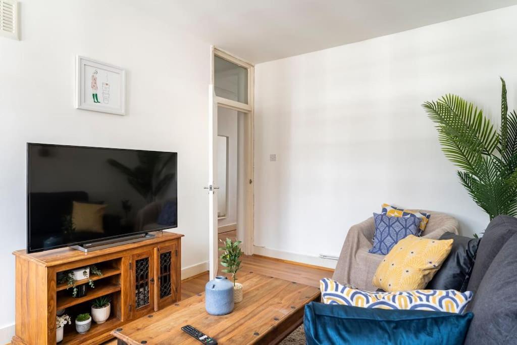 Cozy In Apartment