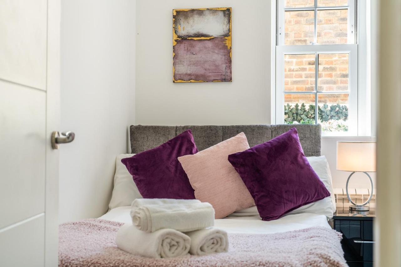 Modern 3 And 2 Bedroom Flat In Central With Installed Ac London