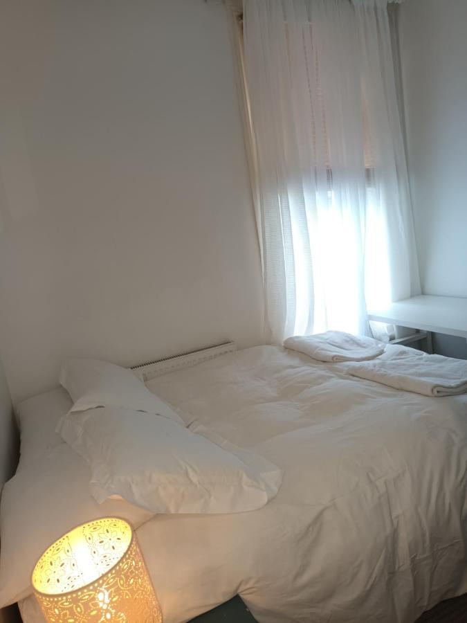 3 Bed Lovely Garden Flat Wandsworth Apartment London