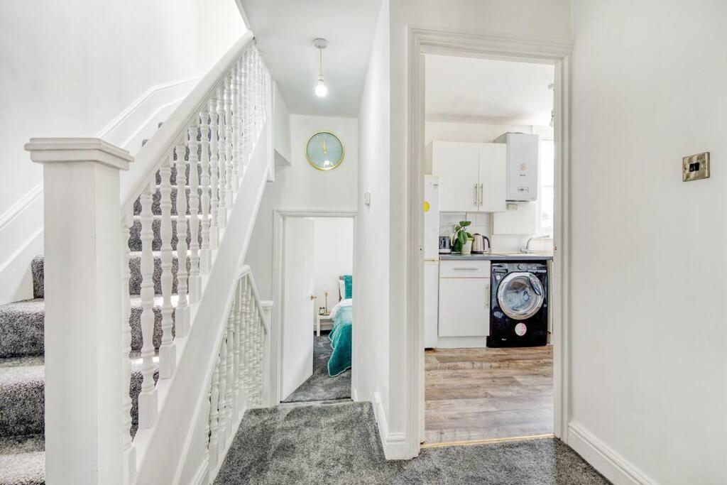 Apartment 3 Bed Flat Near Chelsea London