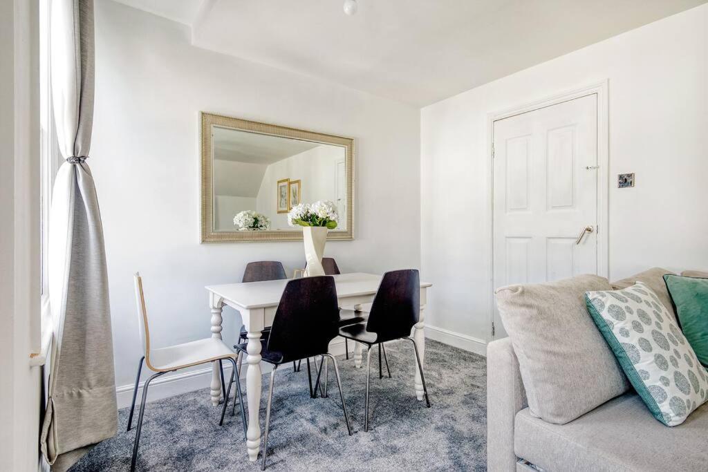 3 Bed Flat Near Chelsea Apartment *