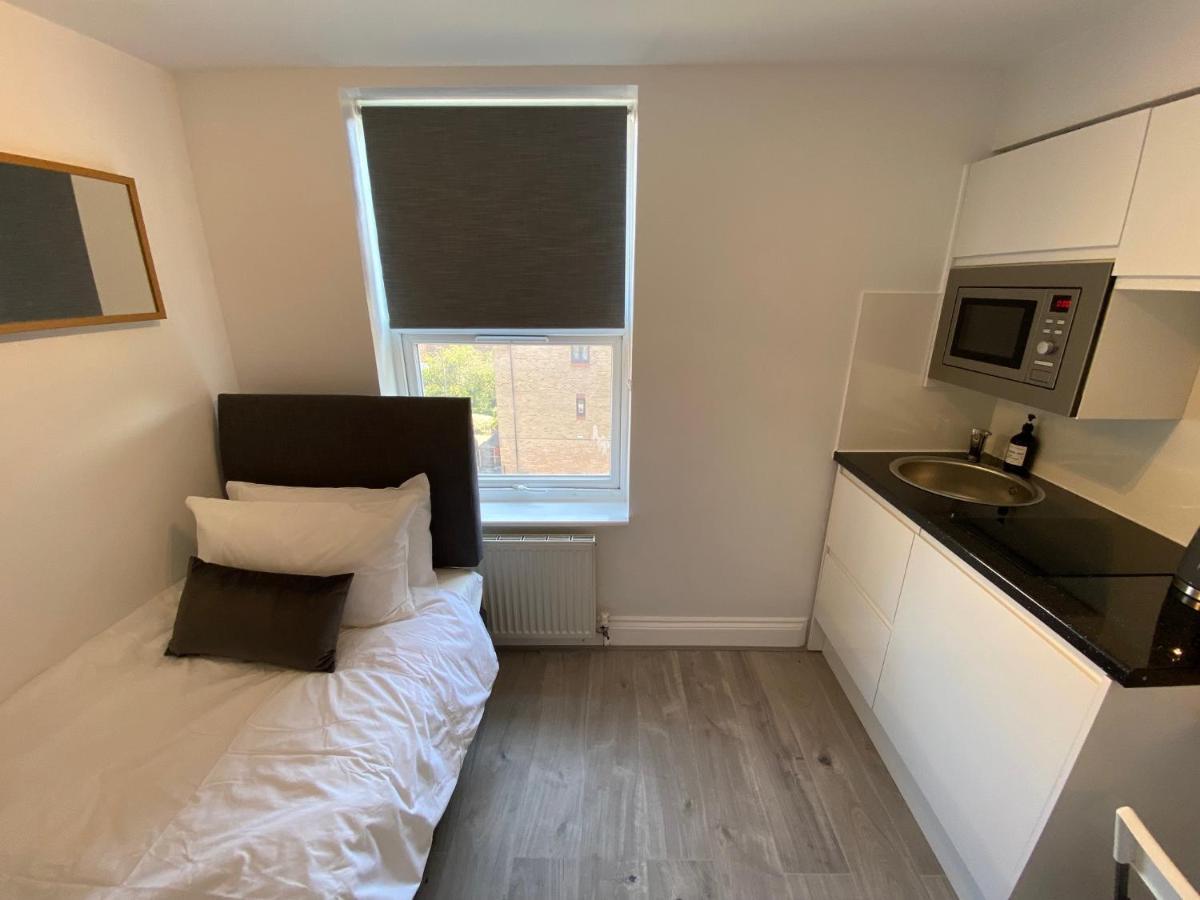 Very Close To Line Underground Shepherds Bush And Westfield Newly Refurbished Apartment *